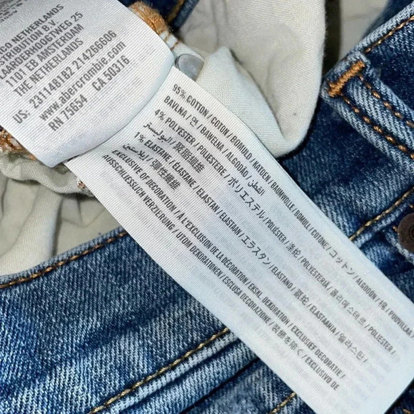 Abercrombie Kids Boys Tapered Leg Distressed Jeans Size 13/14 - Picture 5 of 6